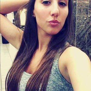 Meet your Posher, Naomi